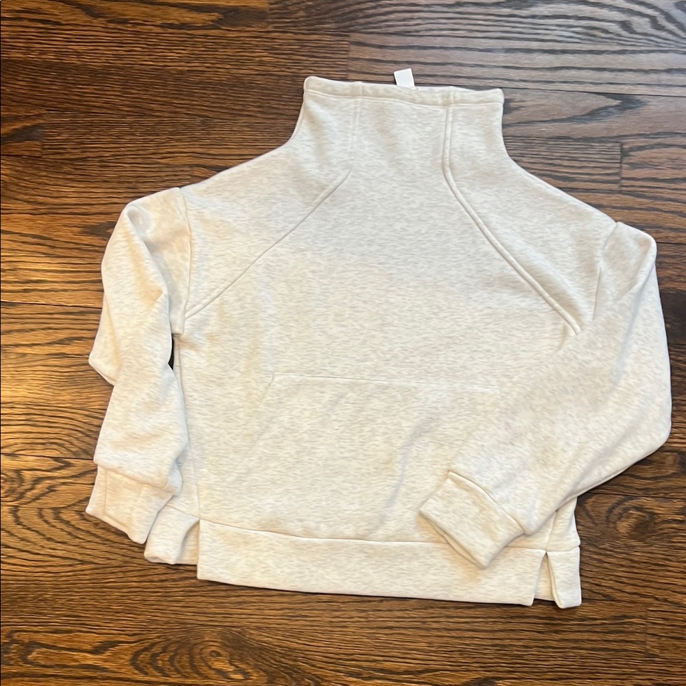 Athleta Girl Soft Cream Sweatshirt Medium (8-10)